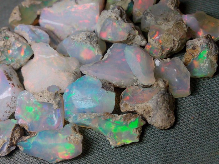 "Free Shipping" 54.5 cts Very Beautiful Opals - Rough - 10.9 g