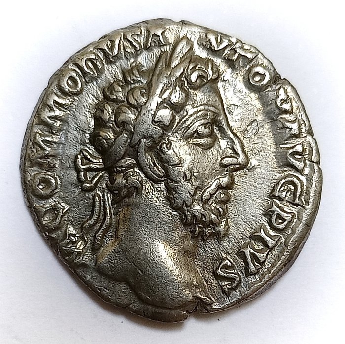 Roman Empire. Commodus (AD 177-192). AR Denarius,  Rome AD 183-4