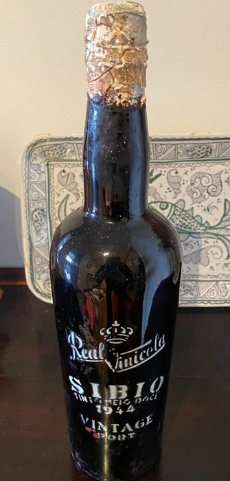 1944 Real Companhia Velha "Sibio" Vintage Port - 1 Bottle (0.75L)