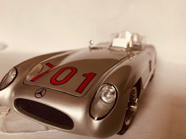 CMC - 1:18 - Mercedes 300 SLR  # 701 Mille Miglia 1955 Driver: Kling - Limited to 1000 pieces