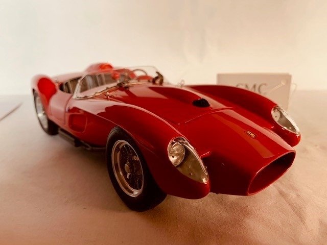 CMC - 1:18 - Ferrari 250 Testa Rossa "Pontoon Fender" 1958