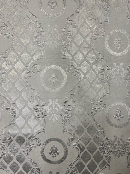 Ylellinen kangas hopeisella barokkikoristeella - Tekstiili  - 280 cm - 260 cm