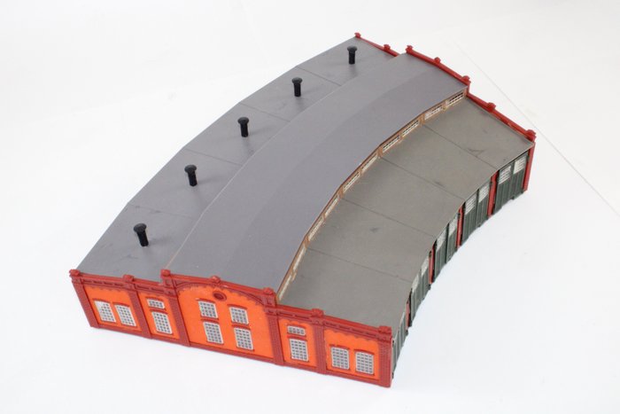 Arnold N - 6384 - Scenery - Roundhouse with automatic gate
