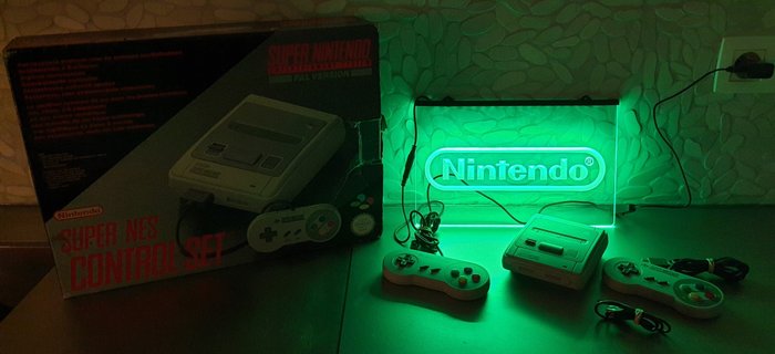 2 Nintendo Snes + Snes Classic Mini - Console - In original box