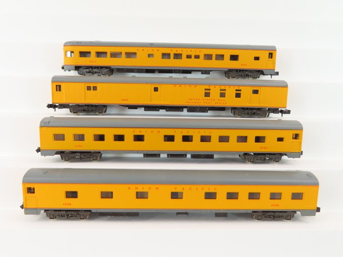 Atlas, Rivarossi N - 2631/2632/2634 - Passenger carriage - 4x Illuminated Passenger Car, including Post and Observation - Union Pacific Railroad
