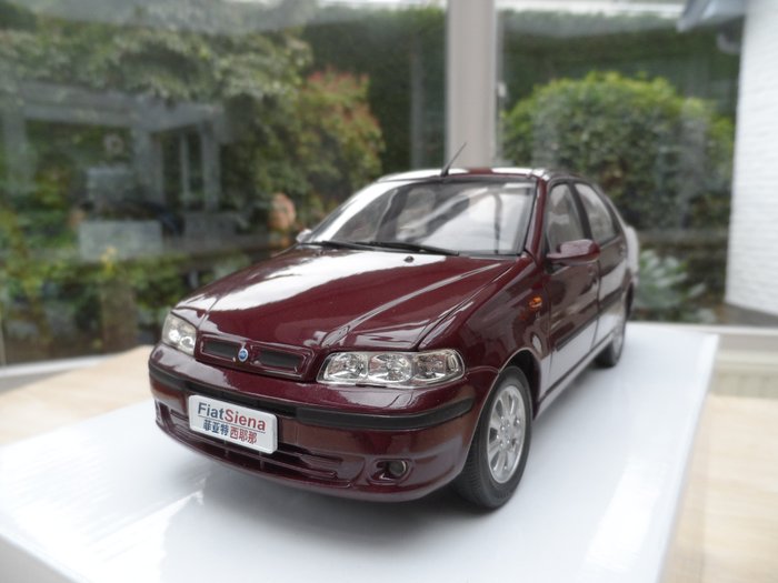 Check - 1:18 - Fiat Siena ELX 1.5 1997 - Bordeaux - Very Rare!!!