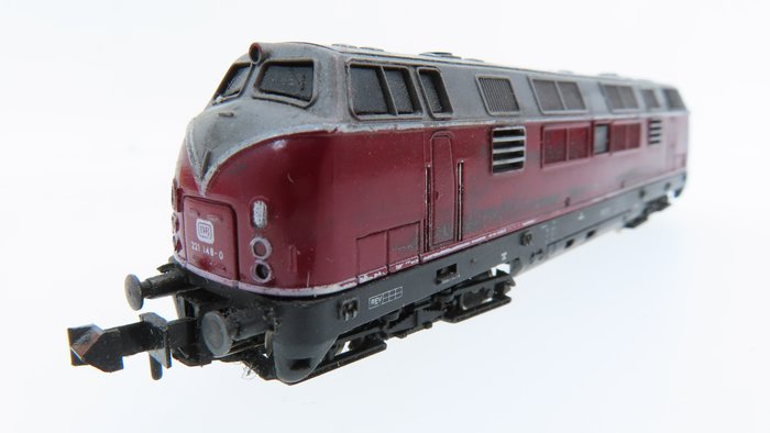 Arnold N - 2022 - Diesel locomotive - BR 221 in red livery with simplex coupling - DB