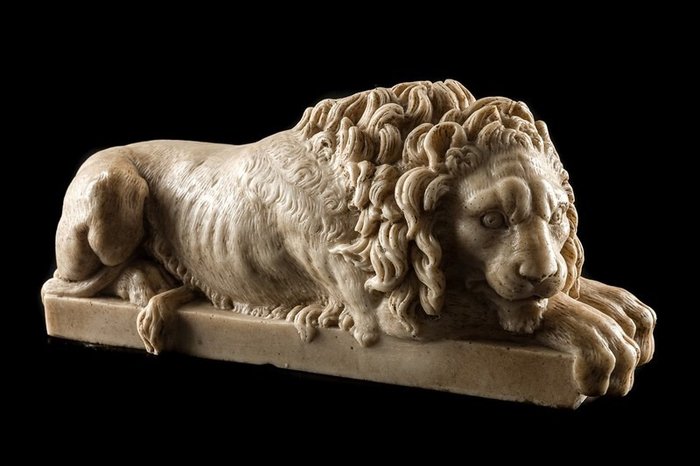 Image 2 of Sculpture, Pair of lions, the "sleeper" and the "watchman" - Marble dust - 21st century