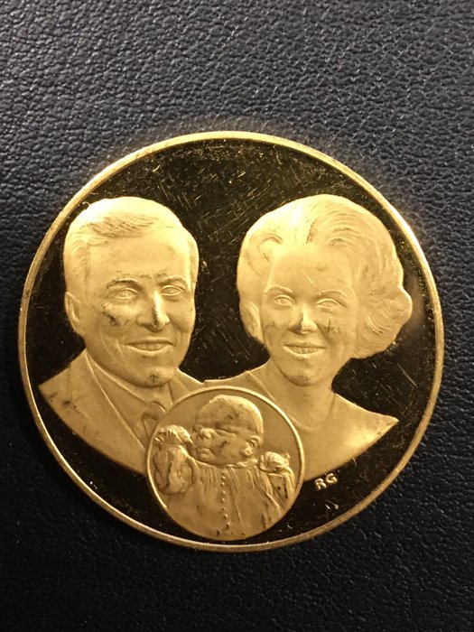 Netherlands. Gold medal 1967 herdenkingspenning bij de geboorte van Willem-Alexander