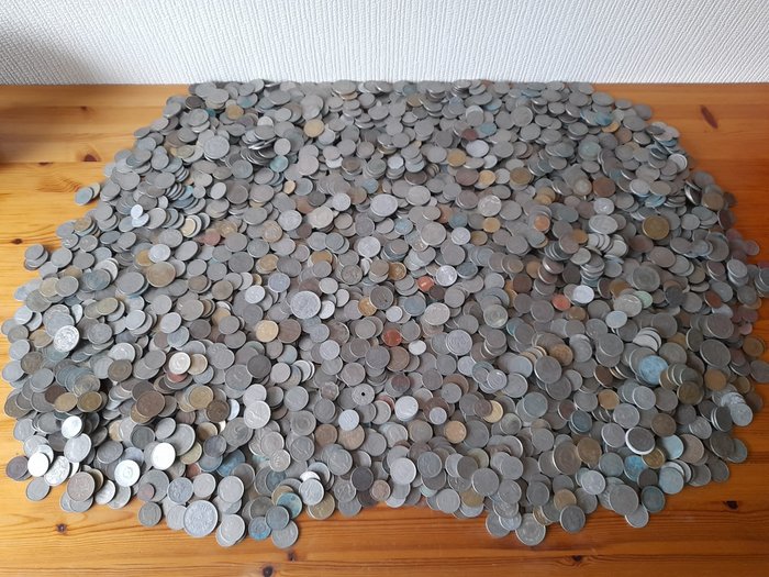 World. lot of 18 kg coins