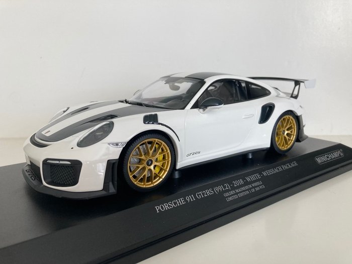 MiniChamps - 1:18 - Porsche 911 (991 II) GT2 RS - Weissach Package 2018