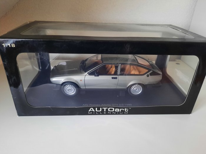 Autoart - 1:18 - Alfa romeo Alfetta GTV 2.0