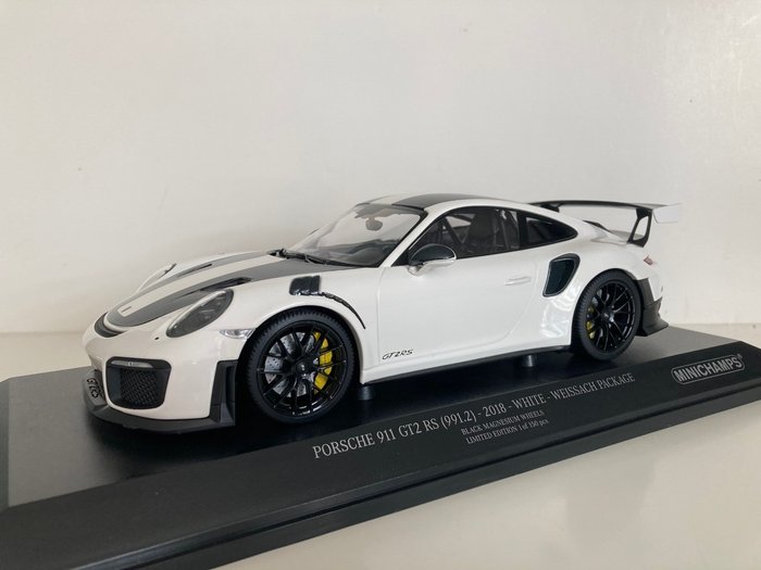 Minichamps - 1:18 - Porsche 911 (991 II) GT2 RS - Weissach Package 2018