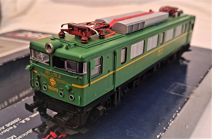 Electrotren H0 - 2601 - Electric locomotive - 269-078-2 Green Yellow Livery - RENFE