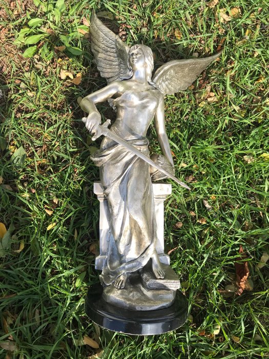 Skulptur, Minerva - bronze silver plated - 75 cm high - 75 cm - Försilvrat brons
