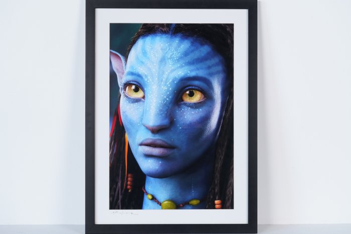 Avatar (2009) - Zoe Saldana as Neytiri - Fotografia, Framed 70x50 cm! - Numbered 14/50pcs