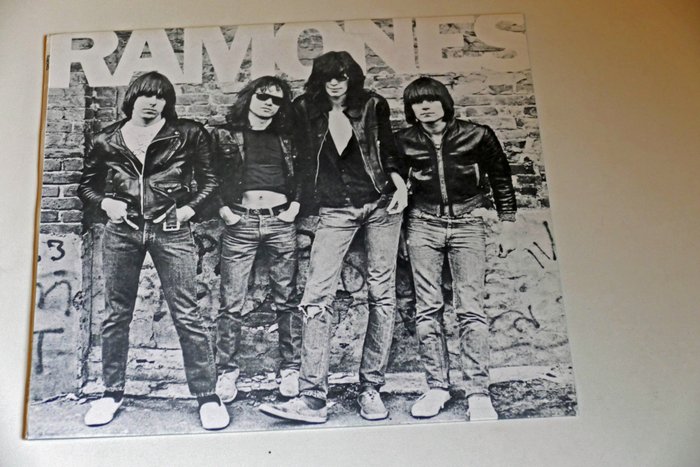 Ramones - Ramones (1st Portuguese Pressing) - LP Album - 1978