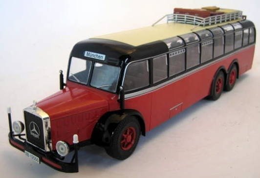 Preview of the first image of IXO - 1:43 - Mercedes-Benz O10000 Red/Black "München" 1937/39 - Mint Boxed - Limited Edition.