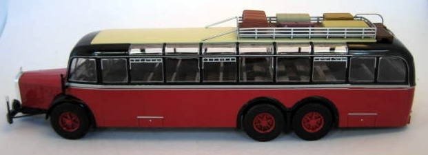 Image 3 of IXO - 1:43 - Mercedes-Benz O10000 Red/Black "München" 1937/39 - Mint Boxed - Limited Edition