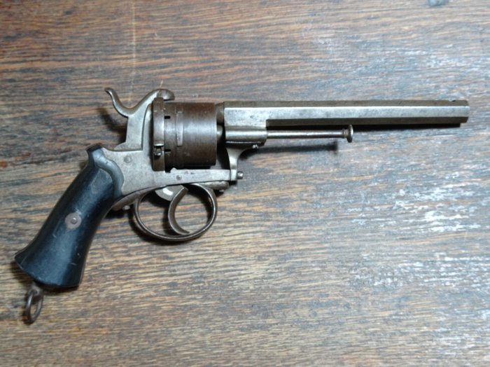 Belgio - XIX secolo - dalla metà alla fine - Manufacture Impériale de Liège - Percussione a spillo (Lefaucheux) - Revolver - 9mm pinfire