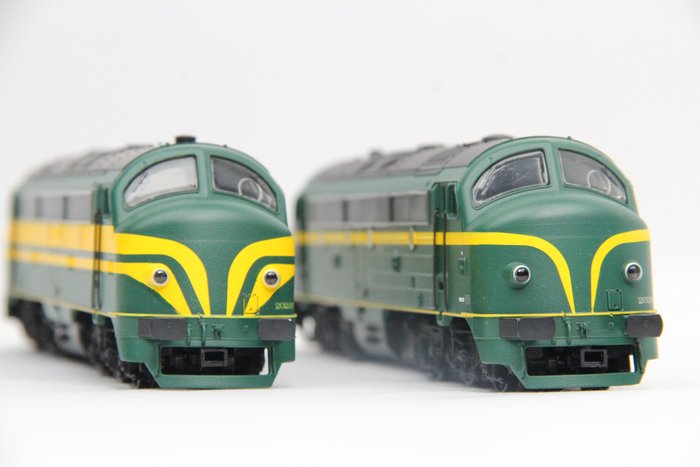 Märklin H0 - 34664 - Diesellokomotive Set - Typ 202 und 203, Doppeltraktion - SNCB NMBS