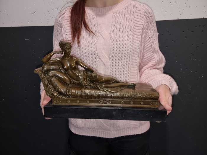 XL bronzen Pauline Bonaparte-beeld – Brons, Marmer