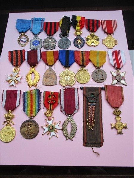 Bélgica - colección de 20 medallas, etc ... medallas civiles y militares - Accesorios, Medalla