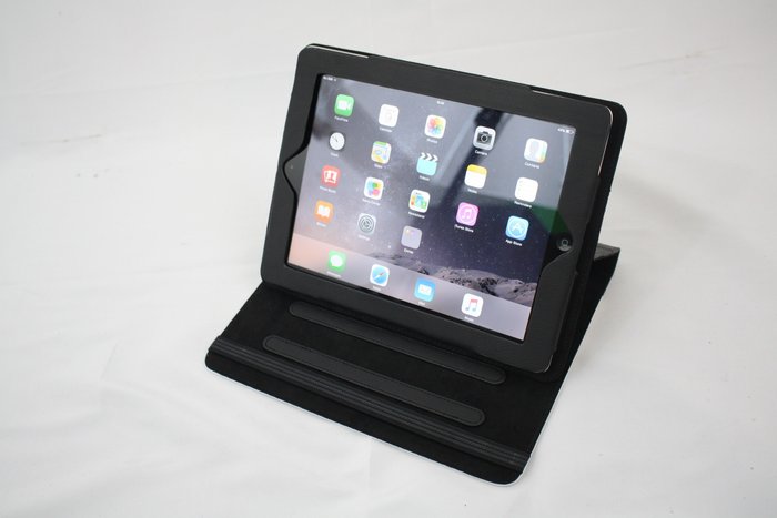 Apple iPad 2 (WiFi & 3G, 16GB) - model A1396 - con cavo di ricarica USB - Con custodia protettiva