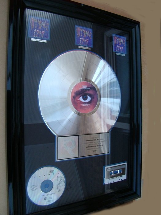 Prince - 1999 -  3 Million Sales Very Rare Presented to Warner Bros. - Premio ufficiale RIAA - 1983/1985