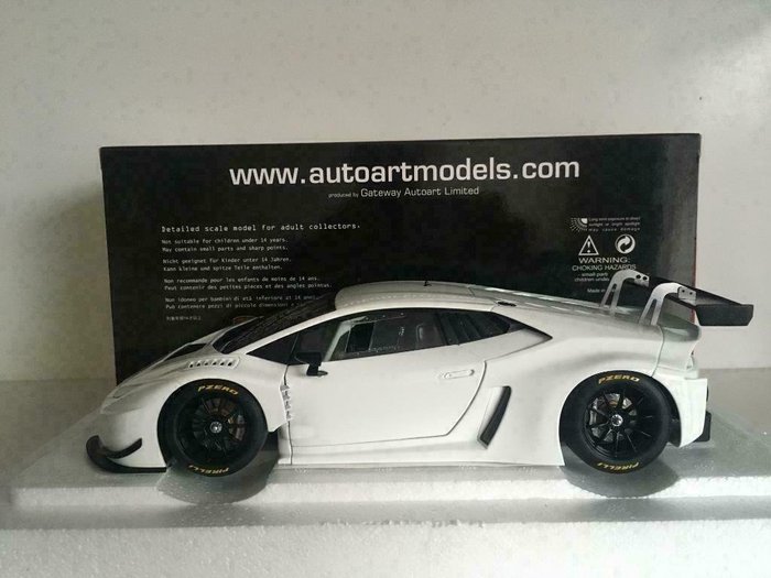 Autoart - 1:18 - Lamborghini Huracan GT3 - Plain body white