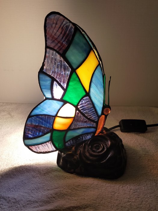 Tiffany sommerfugllampe (1) - Art Nouveau - Bronse, Glass (farget glass), Tinn