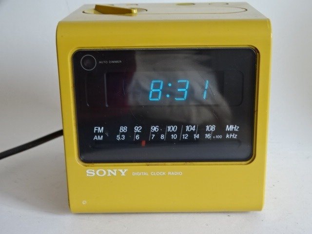 piel mármol Serpiente Sony - Despertador, Radio - Digicube - Digital Clock Radio - Catawiki