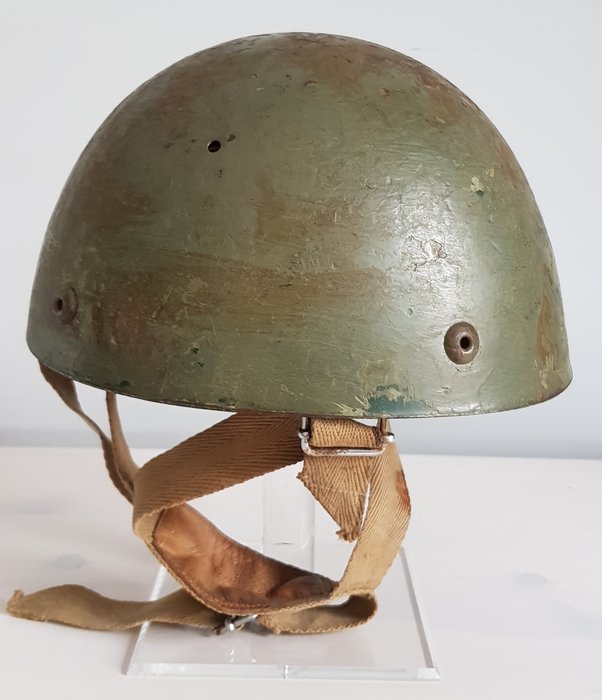 Italy - Paratroops - Rare M42/60 Paratrooper Helmet