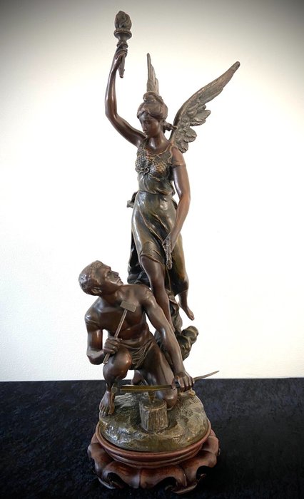 Charles Vély - Große Doppelstatue, "La gloire aux travail" (Ruhm bei der Arbeit) - 62 cm hoch - Rohzink - Anfang des 20. Jahrhunderts - Kein Mindestpreis