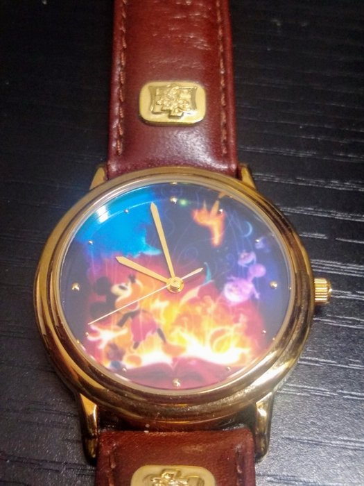 Walt Disney 2089 / 5000 - Disney Limited Edition - Mickey Mouse 75 Year Celebrating Love & Laughter Wristwatch