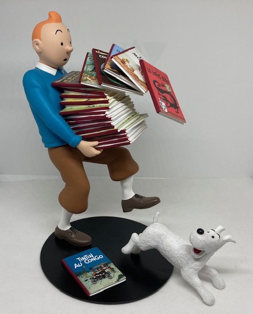 Tintin - Statuette Moulinsart 46964 - Tintin tenant Les albums - (2014)