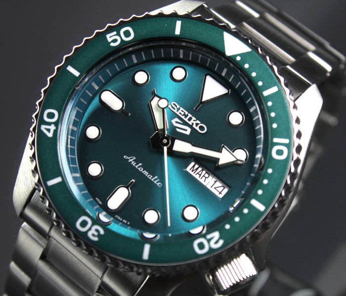 Preview of the first image of Seiko - Sport 5 automatico - 4R36 SRPD61k1 - Men - 2022.
