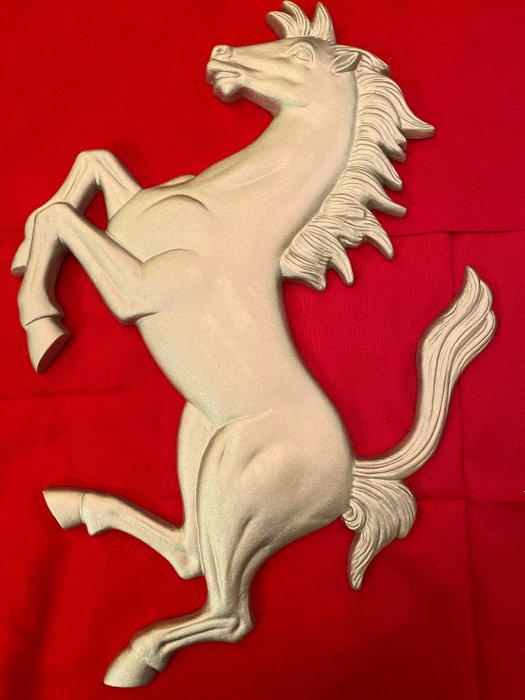 Oggetto decorativo - Cavallino Rampante in alluminio sabbiato 55x40cm - Ferrari - Dopo il 2000