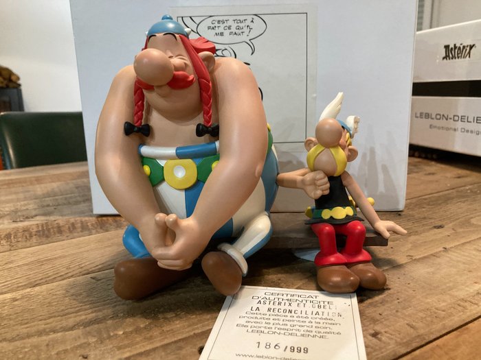 Asterix - Statuette Leblon Delienne - Astérix et Obélix - La réconciliation - (2010)