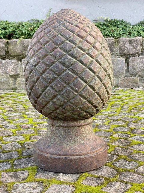 Image 3 of Pine cone garden ornament - 45 cm. - Iron (cast) - 20th century