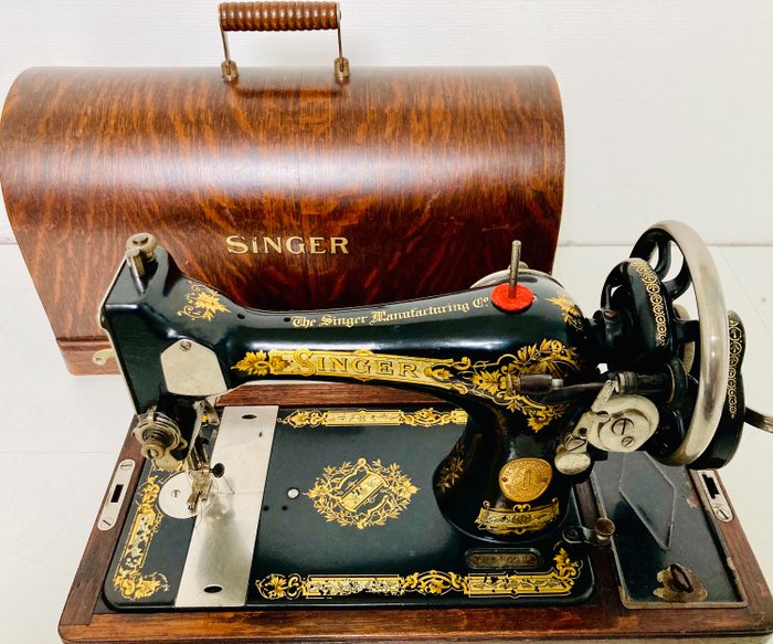 Singer 27K - sewing machine with wooden cover, 1933 - Iron (cast/wrought), Wood