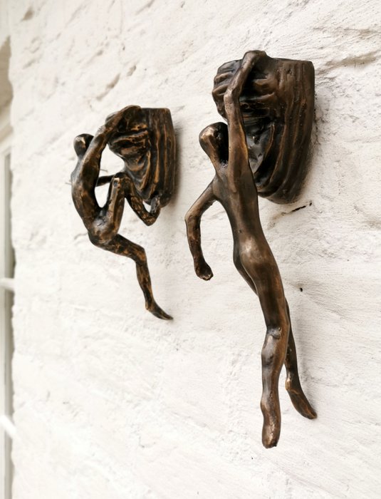Figurine - Wall climbers (2) - Bronze