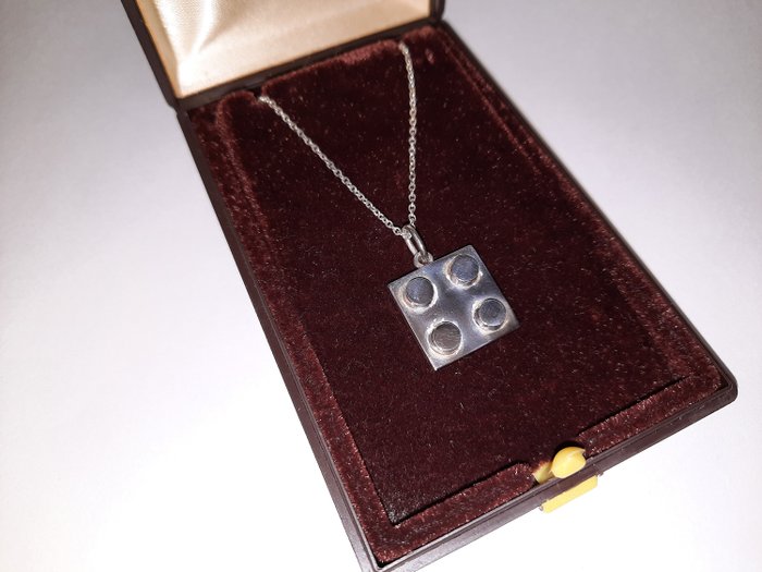 LEGO - Promotional - Gift for staff members of The LEGO Group Silver necklace + original box - 1970-1979 - Denmark