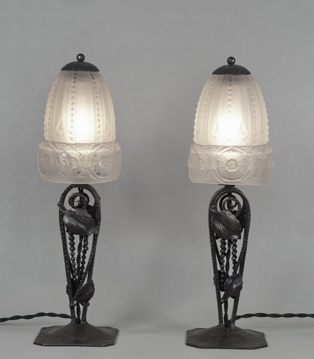 Muller Frères - a pair of French Art Deco lamps | Barnebys