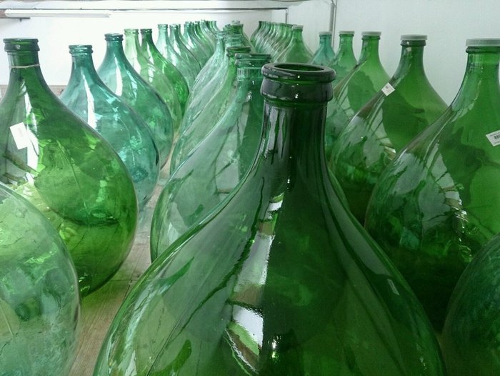BOTTIGLIE GIGANTI DAMIGIANA - selezione di 50 vasi vino damigiane, damigiana  vetro verde 54 litri (50) - Vetro - Seconda metà del 20° secolo - Catawiki