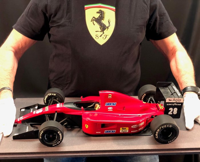 Ferrari - Formule 1 - Alain Prost - 1991 - Modelauto op schaal 1/8