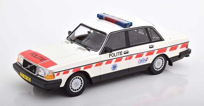 Image 2 of MiniChamps - 1:18 - Volvo 240 GL 1986 Politie Netherlands - Limited 300 pcs.