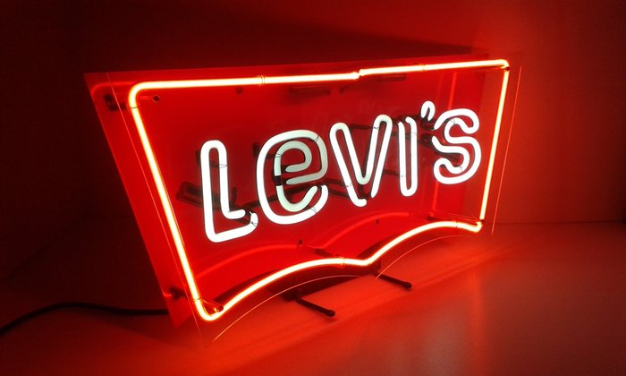 Levi's verlicht bord. (1) - Neon, plexis, metaal, transformator.