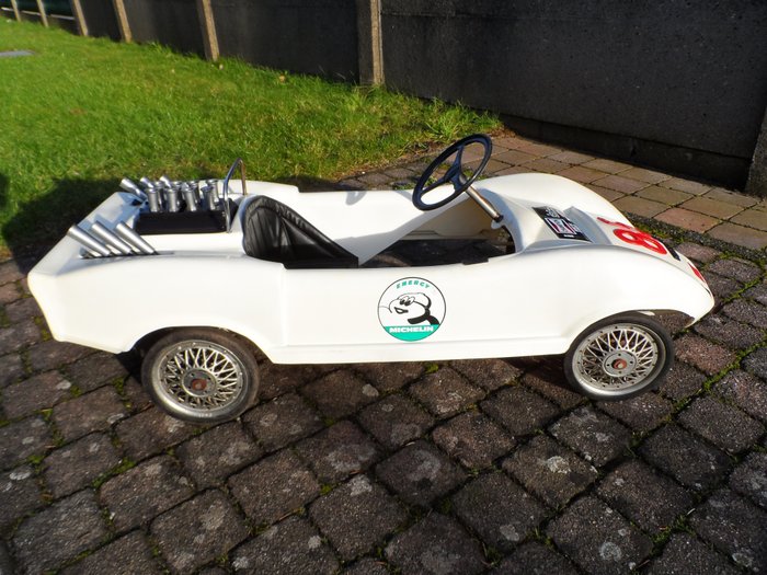 Pines Chaparral - pedal car - Italy
