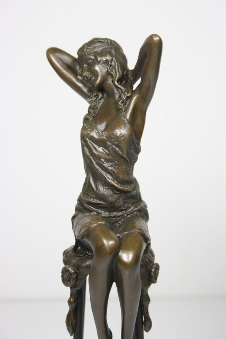 Rzeźba, Bronze sculpture "Young Lady on Barstool" - 27 cm - Brązowy
